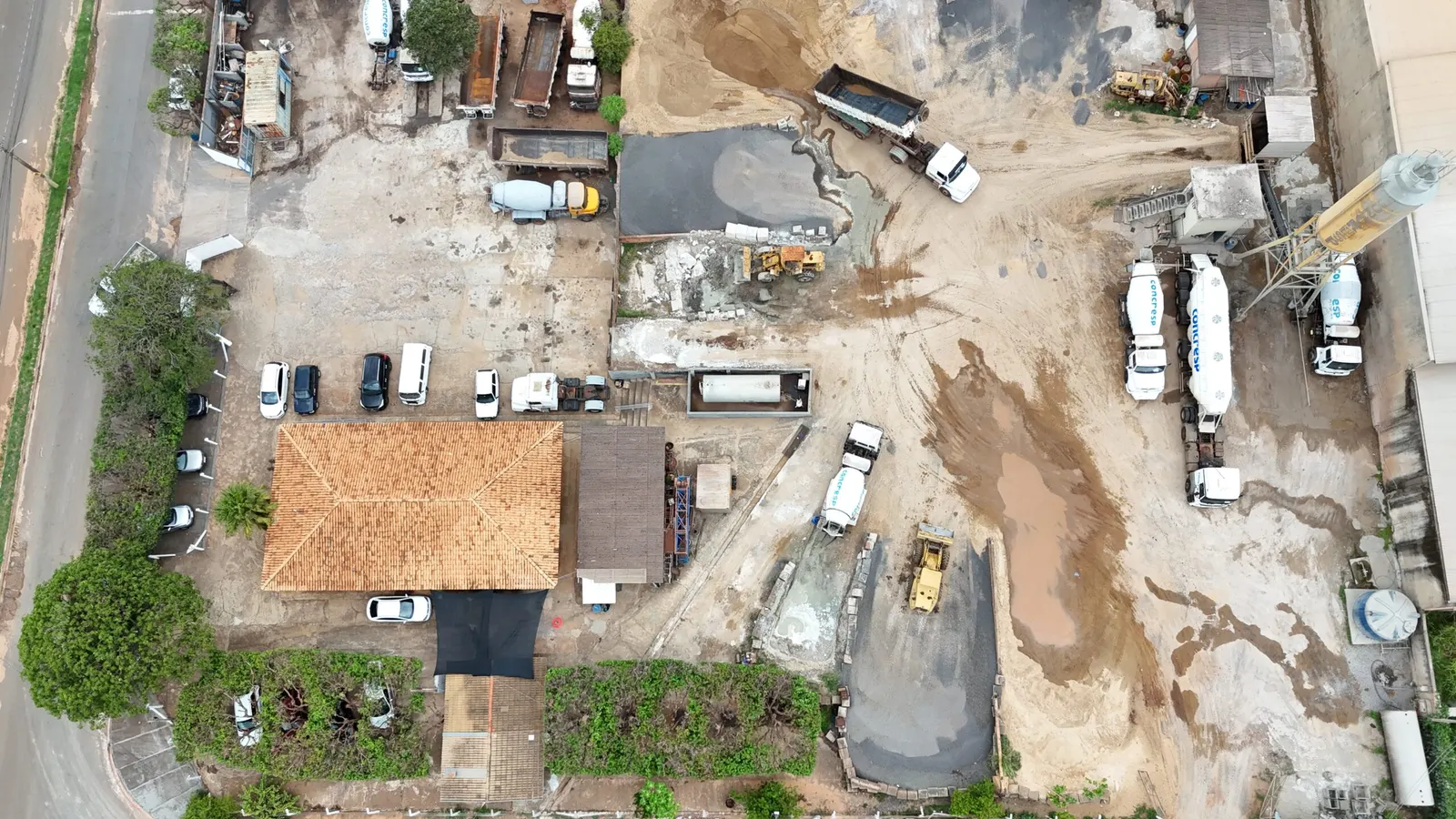 Estrutura do grupo Concresp em Andradina - SP, base da frente de construção e empreendimentos